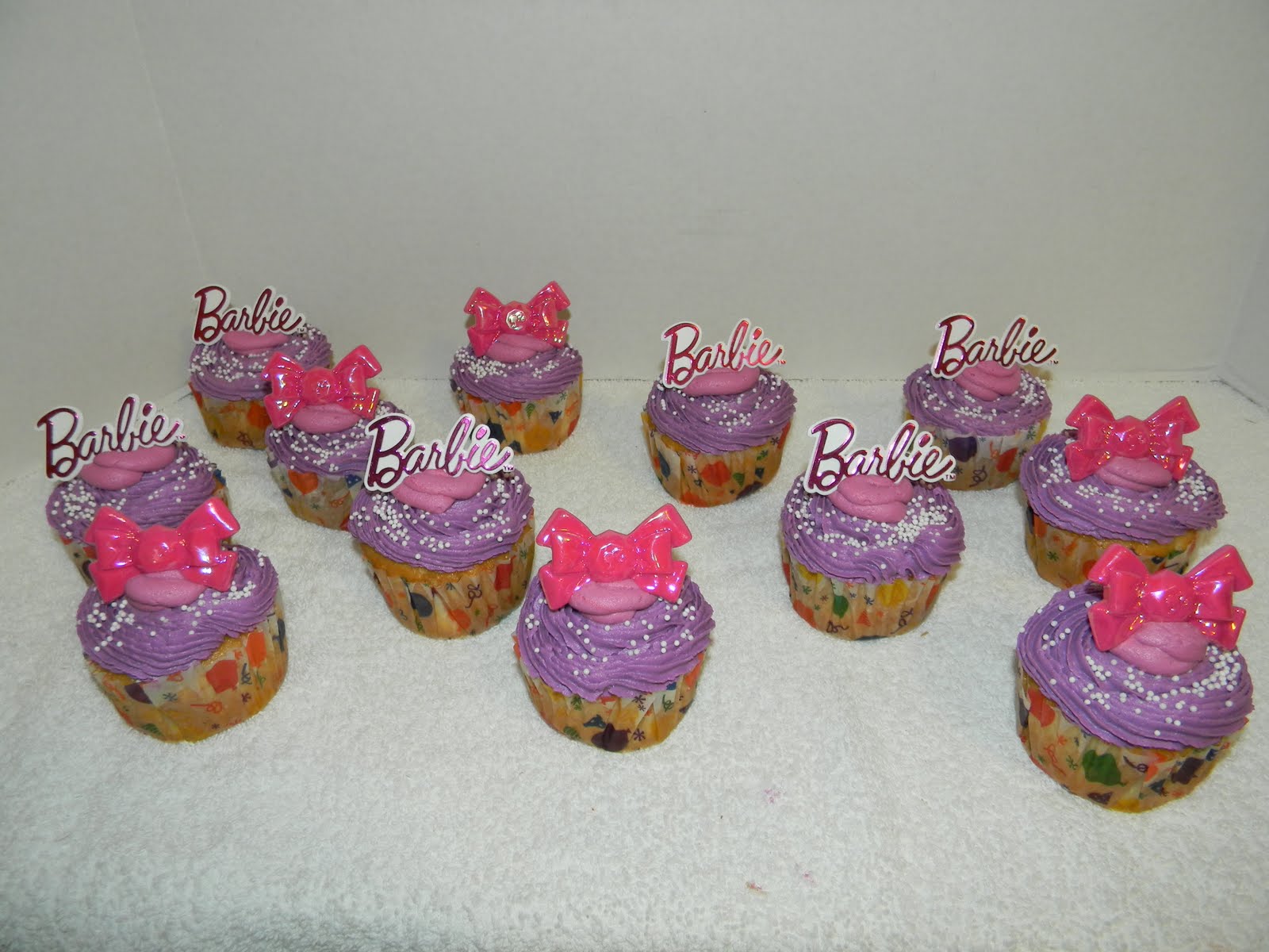 Custom Cakes by Christy: Barbie Cupcakes