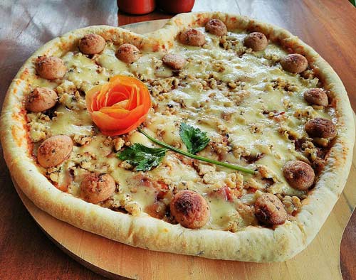 Pizza Combi Sensasi Menyantap Pizza Molor