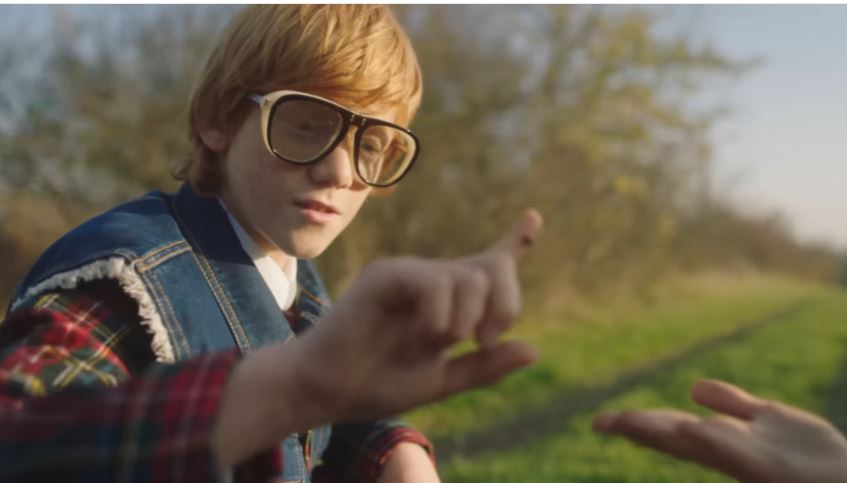 Modella Gucci pubblicità Petra Collins immagina un sogno ungherese per Gucci con Foto - Testimonial Spot Pubblicitario Gucci 2017