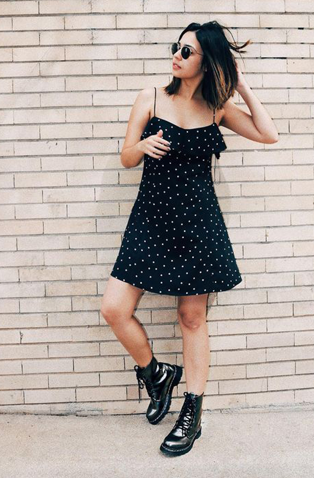 vestido midi e coturno