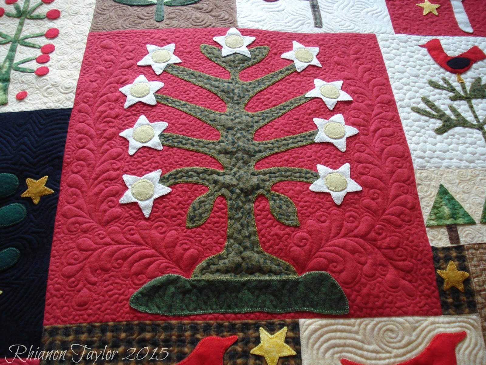 The Nifty Stitcher Gail's Christmas Quilt