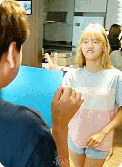 자다 일어난 오마이걸 멤버들.gif | 인스티즈