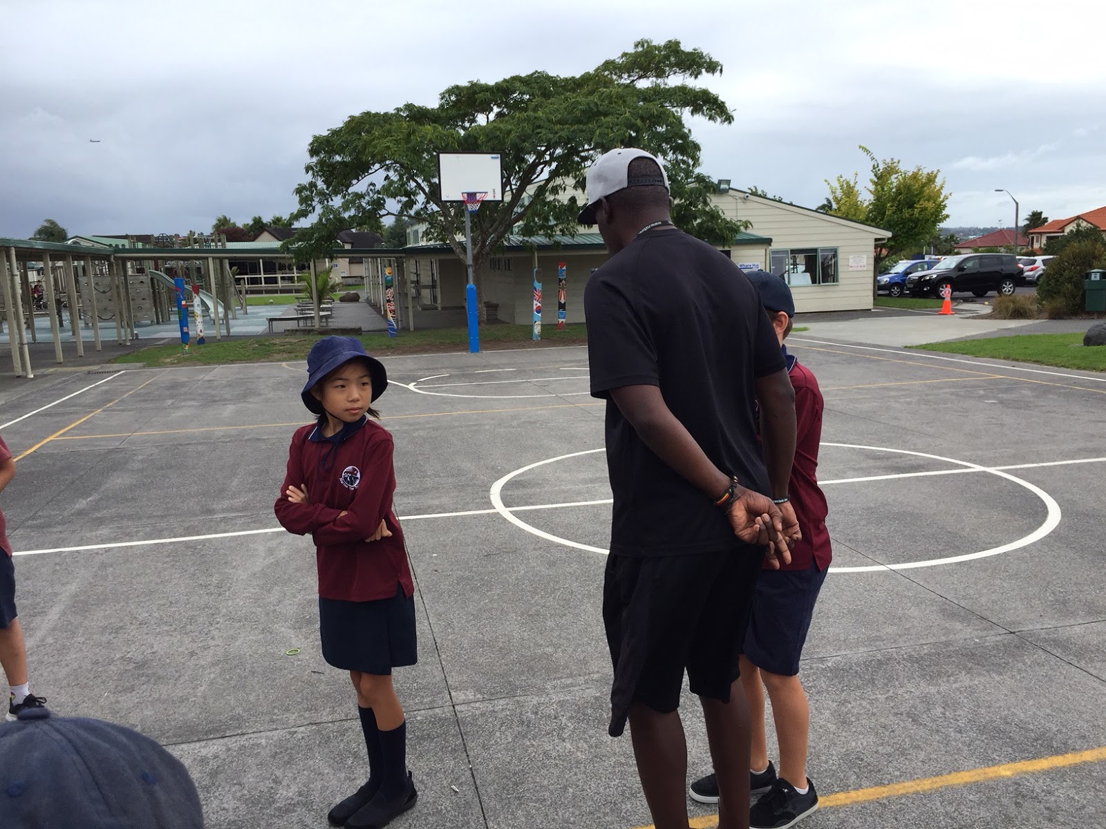 Week 5 Basketball Skills with Lawrence from the Junior Breakers