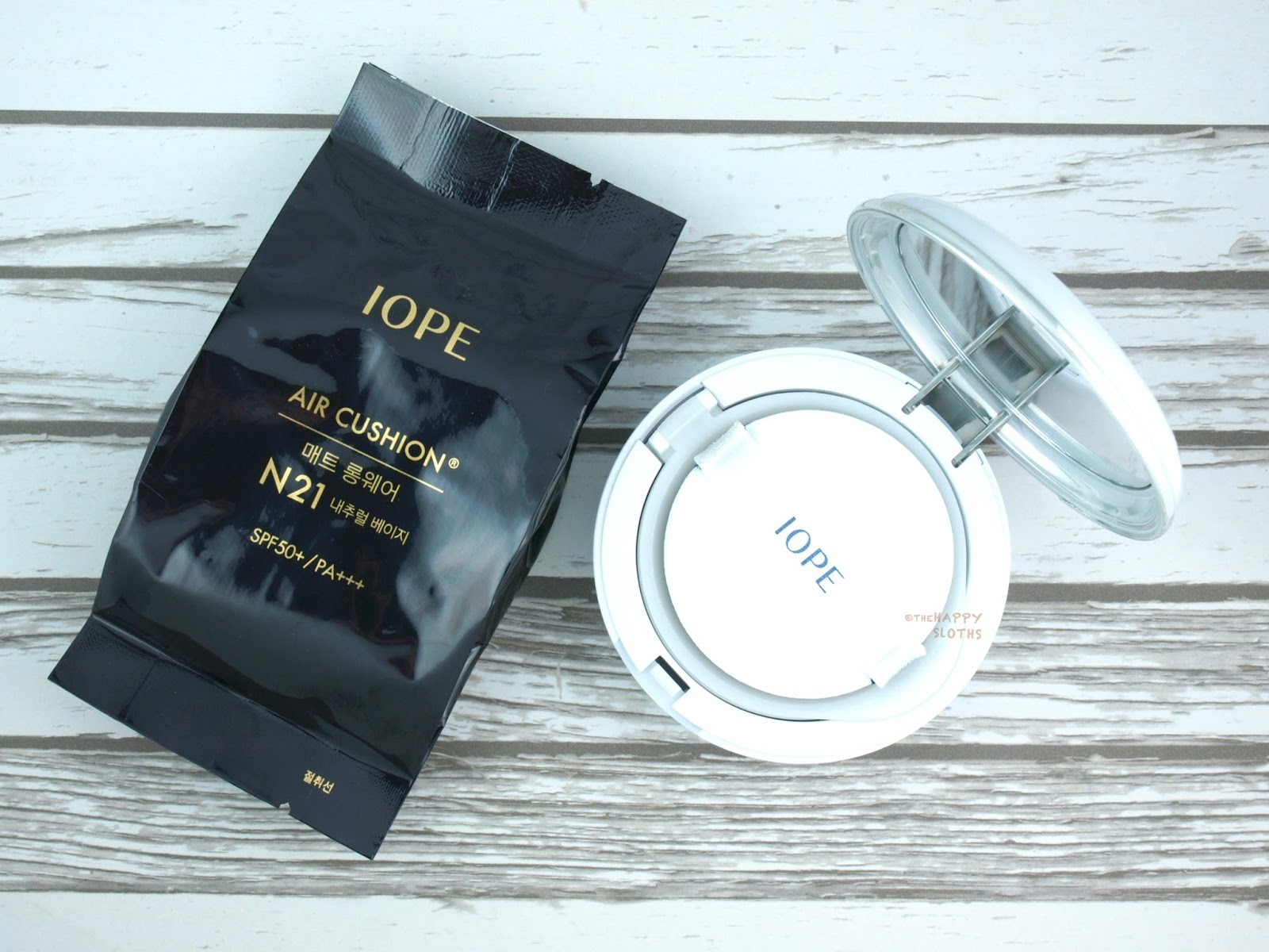 IOPE Air Cushion Matte Longwear Foundation in "N21": Review and Swatches