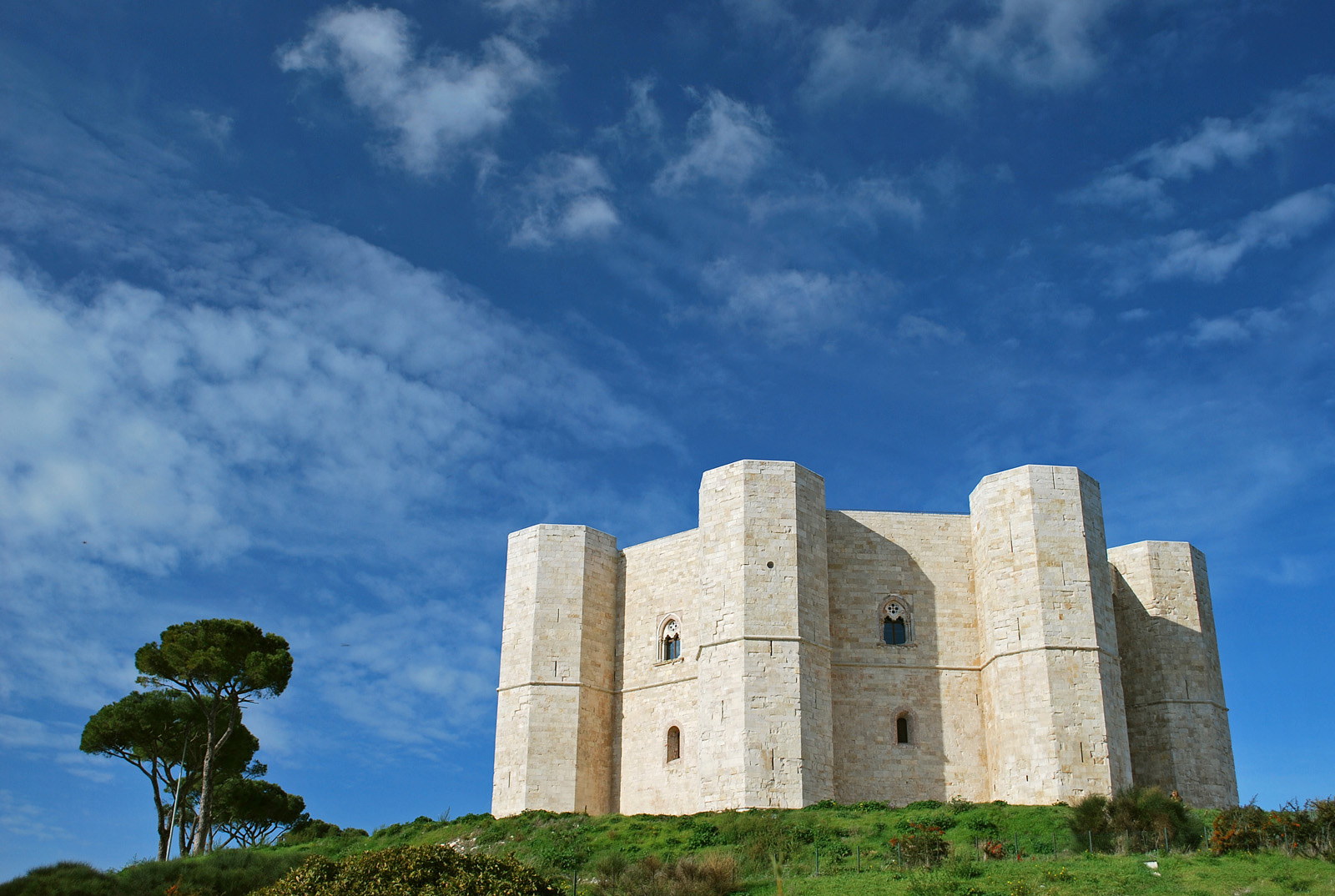 cook around apulia Castel Del Monte tra Storia e Mistero cook around apulia Castel Del Monte tra Storia e Mistero