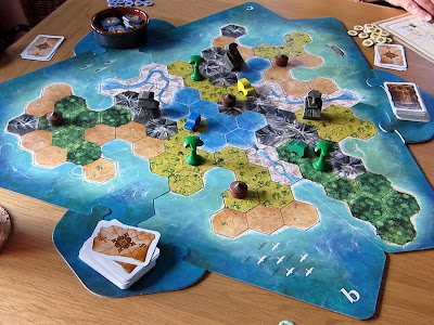 Tobago - The game board and components
