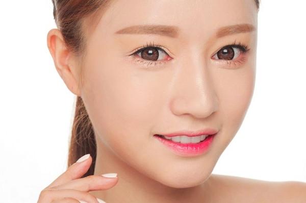 Các bí quyết vẽ phấn mắt cho 4 dáng mắt theo xu hướng Các bí quyết vẽ phấn mắt cho 4 dáng mắt theo xu hướng