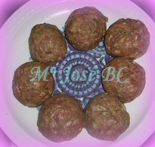 Albondigones+rellenos+en+salsa+de+cebolla+%25289%2529.JPG