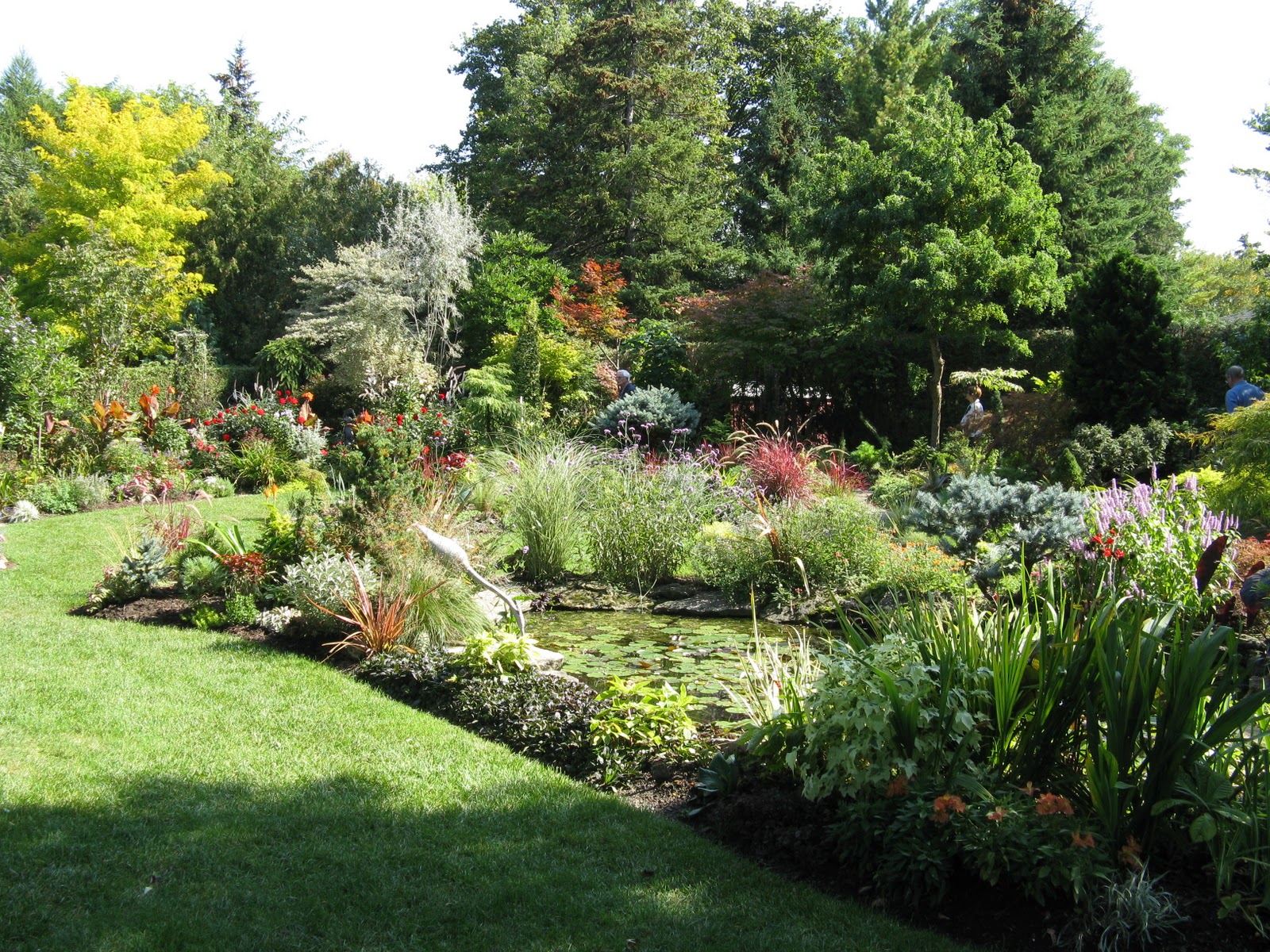 Kelly Gardens Not all gardeners are nice people