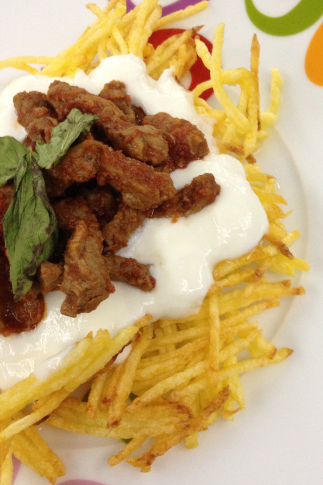 ÇÖKERTME KEBABI SÜSLÜ MUTFAK