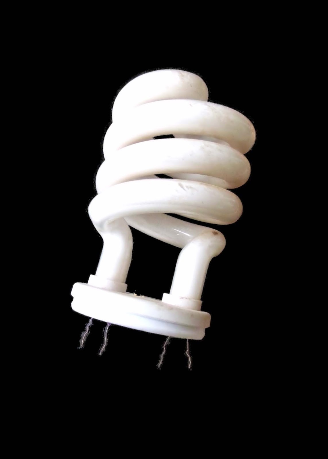 My Electrical Curiosity Does a Fluorescent lamp contain any poisonous Chemical? How can I clean