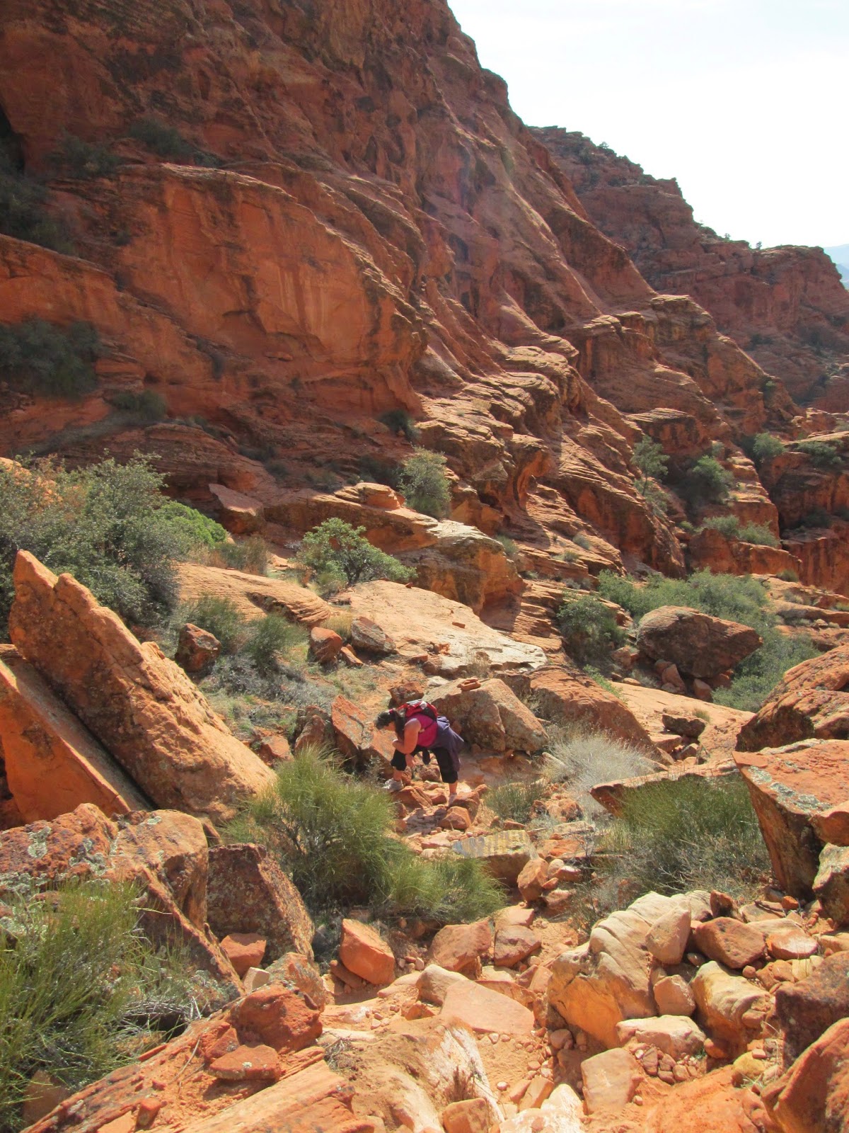 Rappelling Cliff In Desert Desert Cliffs Happenings
