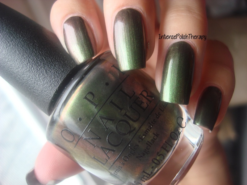 OPI - Green On The Runway