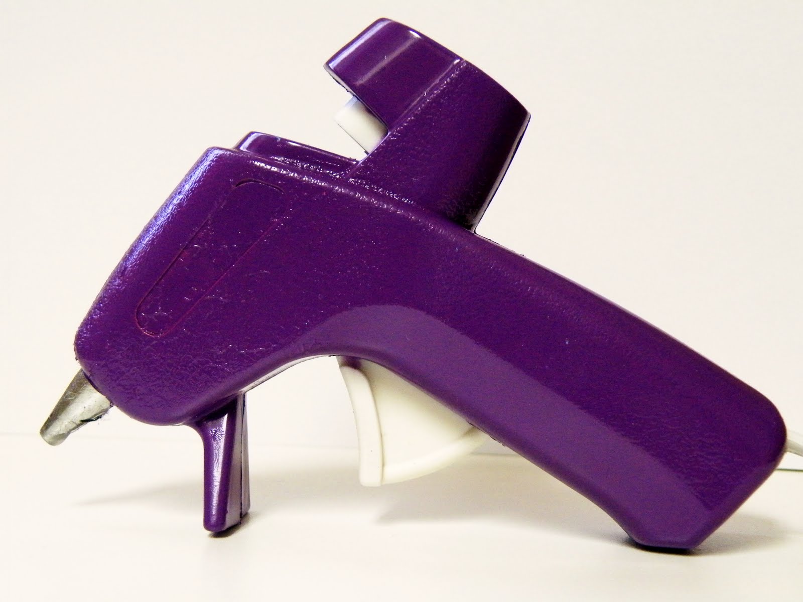 The Crafty Housewife Glue Gun Makeover!!