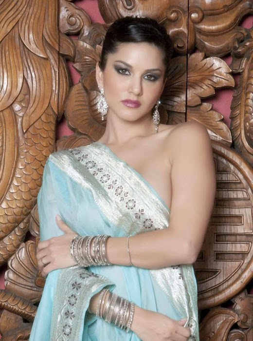 sunny leon spicy tures in saree glamour  images