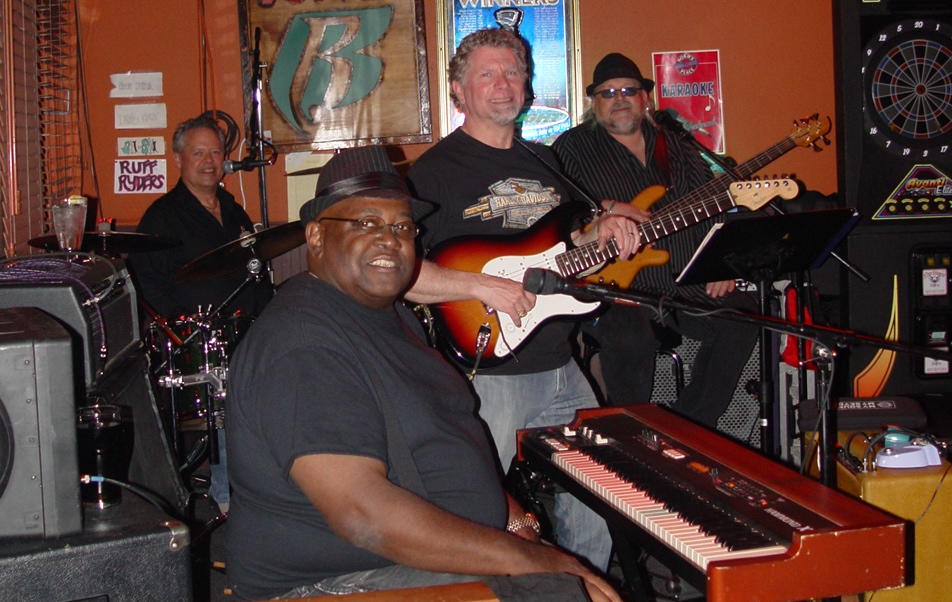 Shoreline Area News Grinders summer music schedule