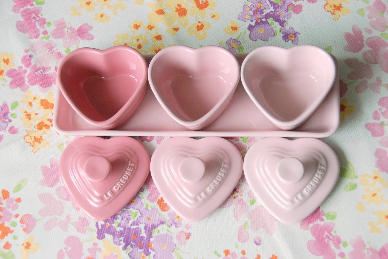 Le Creuset 粉紅色心心 ramekin with tray