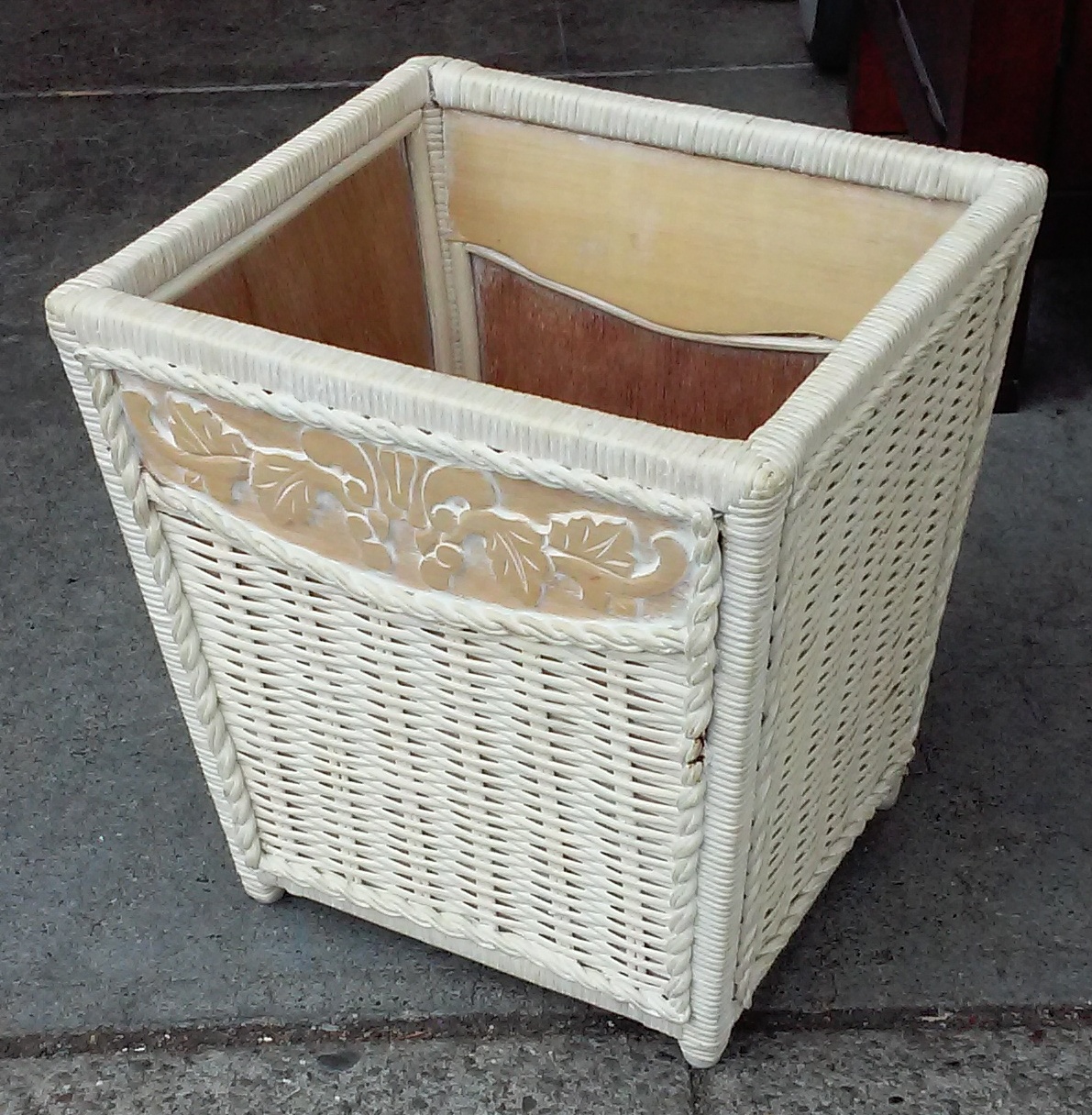 UHURU FURNITURE & COLLECTIBLES SOLD CLEARANCE! 5805 Pier 1 Jamaica