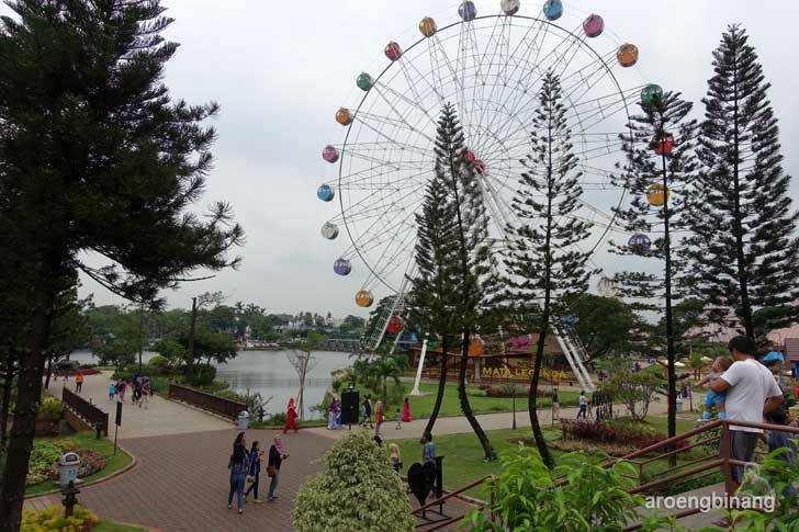 taman legenda keong emas tmii jakarta