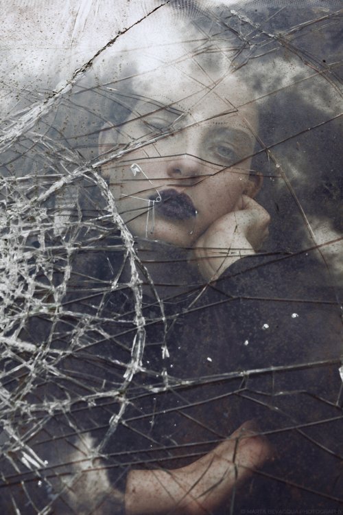A fotografia poética e artística com toques fashion com belas mulheres de Marta Bevacqua Marta Bevacqua fotografia fashion artística beleza modelos mulheres arte poesia