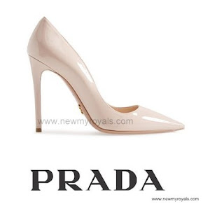 Queen-Letizia-wore-Prada-Pointy-Toe-Pump.jpg