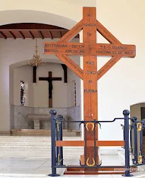 salib kayu gereja simultan menteng pulo