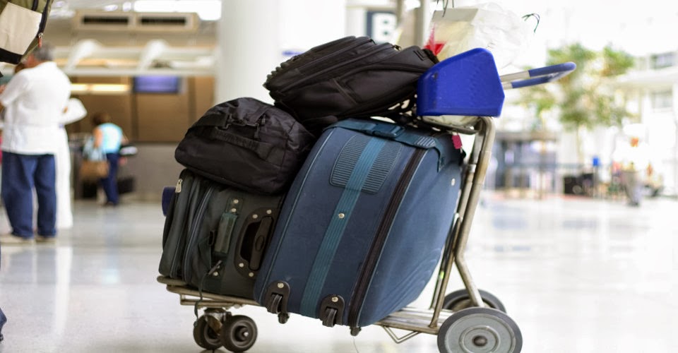 ехал на перекладных из тифлиса. колесо телеги деревянное. вся поклажа моей тележки. герой нашего времени иткин. телега с вещами.