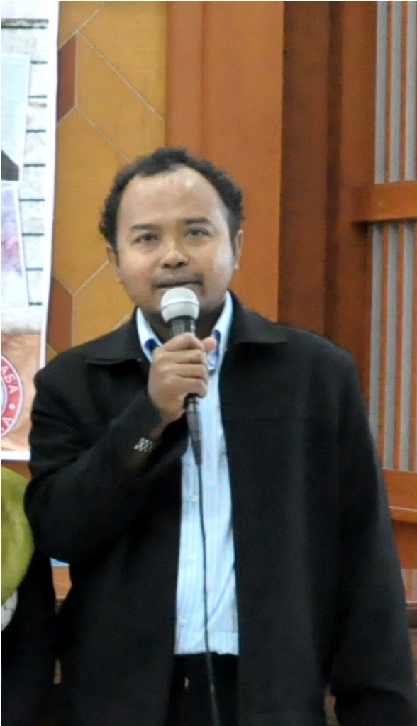 April 2011 Sisi lain