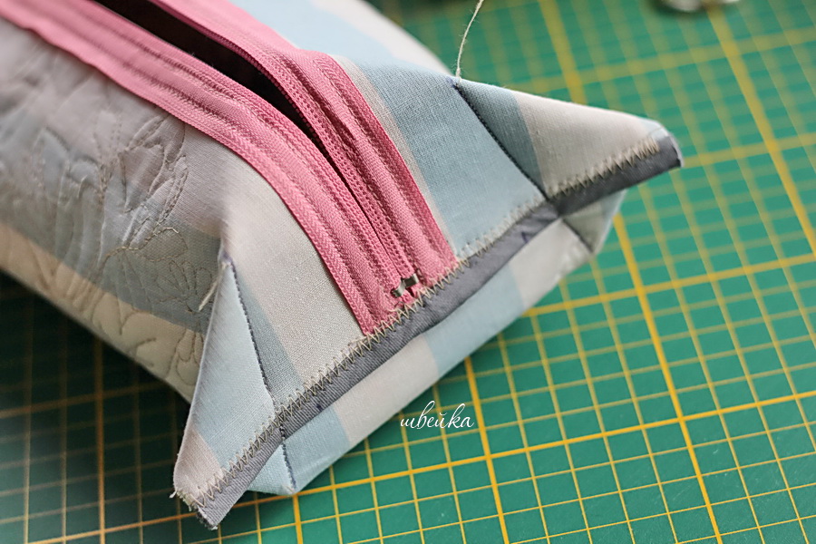Simple Boxy Pouch Tutorial
