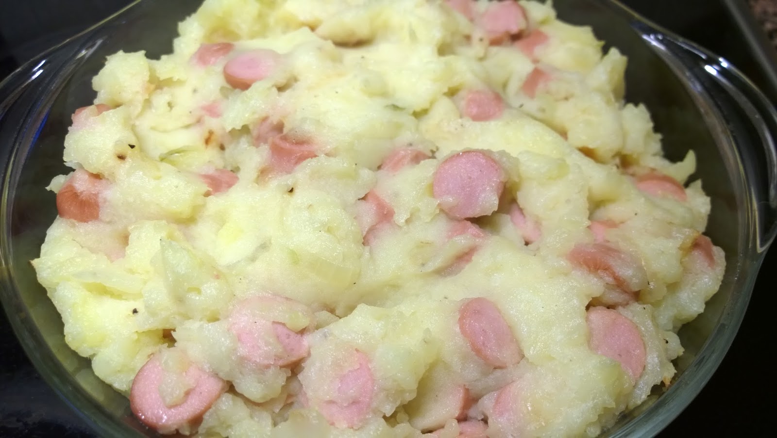 Kotikok(k)eiluja Nakkiperunasoselaatikko