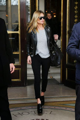 Street style | Kate Moss in leather jacket, grey tee and ankle boots ...