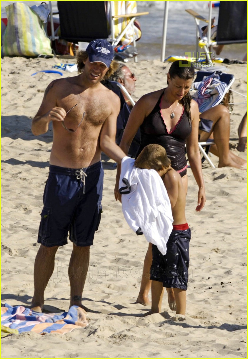 Bare Beach Body - Holly Celebrity Gossips: Bon Jovi's Buff Beach Body