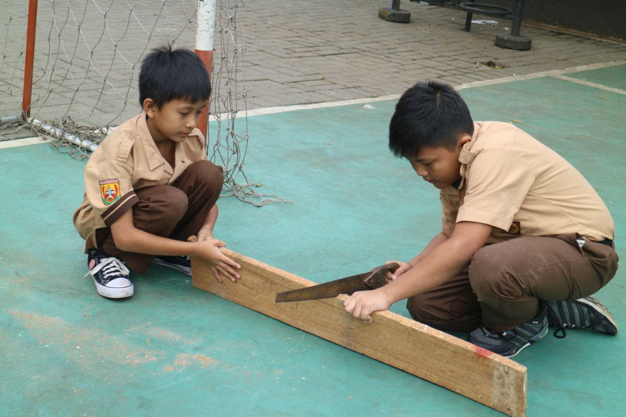Rak Sepatu Buatan Anak Pramuka SD Juara Bandung SD Juara