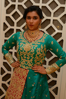 manara chopra fashion show photos manara chopra fashion show photos