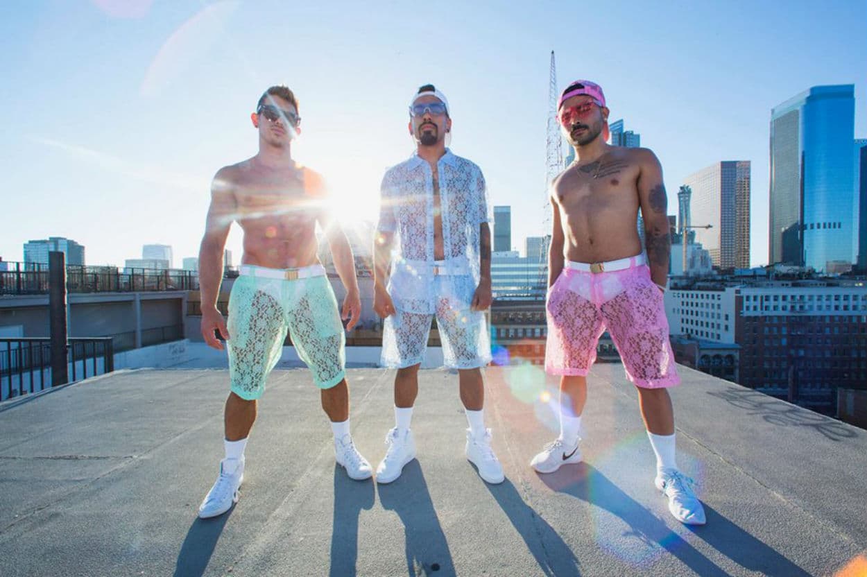 MOVE OVER ROMPERS! LACE SHORTS ARE THE NEWEST GUY’S FASHION TREND YOU HAVE TO SEE MOVE OVER ROMPERS! LACE SHORTS ARE THE NEWEST GUY’S FASHION TREND YOU HAVE TO SEE
