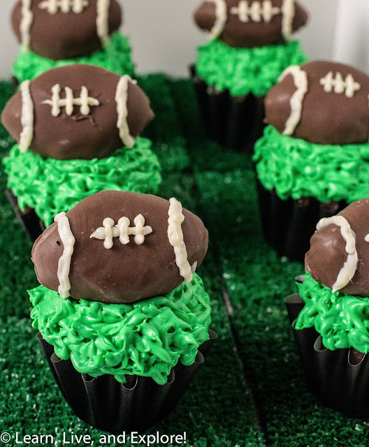 January Cupcake of the Month - Superbowl Cupcakes ~ Learn, Live, and ...