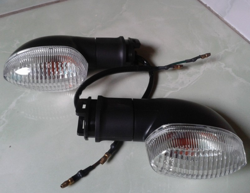 Kenapa R25 yang baru menggunakan spakbor MXking dan sein old Vixion