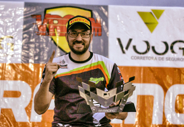 Piloto de Blumenau (SC) é o primeiro colocado no campeonato da