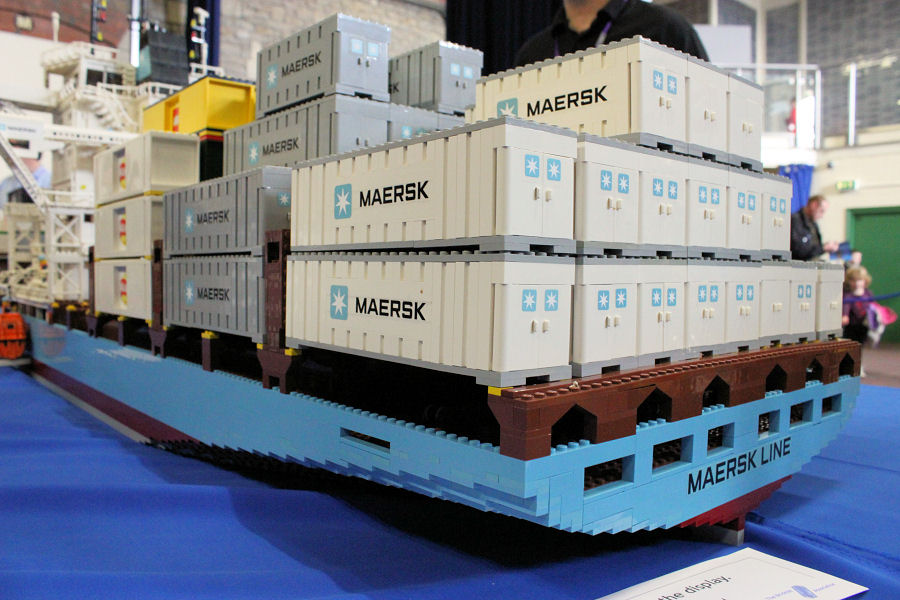 DeToyz: Lego 10241 Lego Maersk