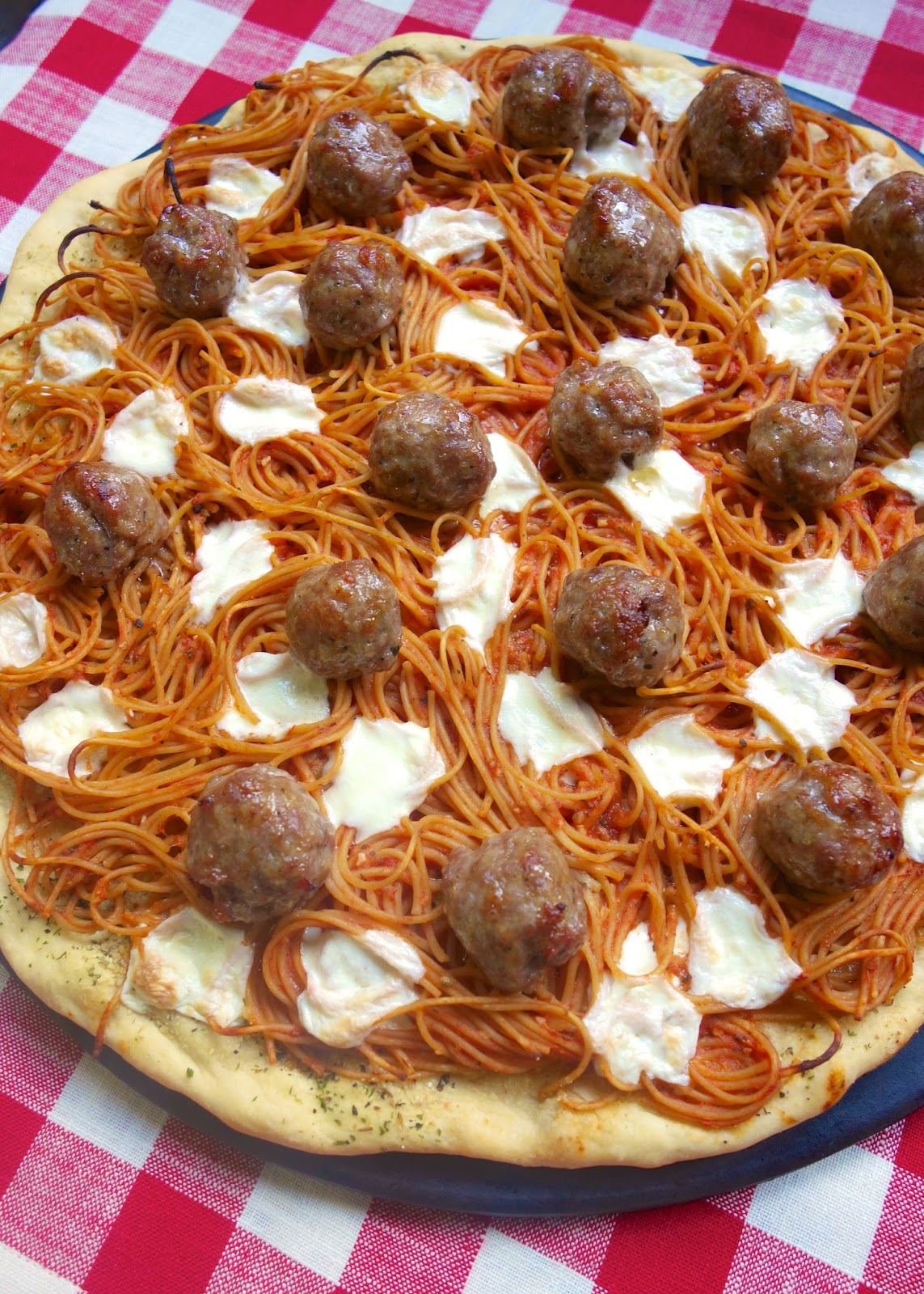Spaghetti & Meatball Pizza Plain Chicken®