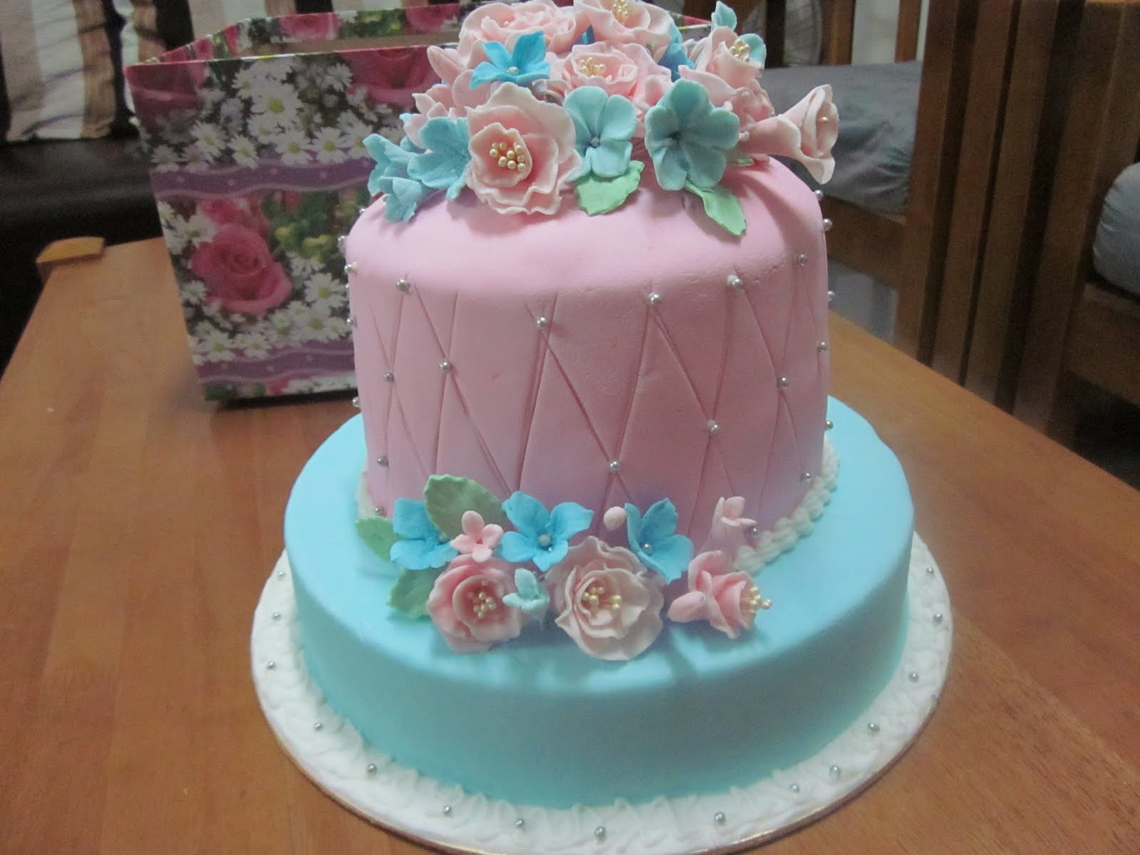 sedapsedap belaka baby blue and pink wedding cake