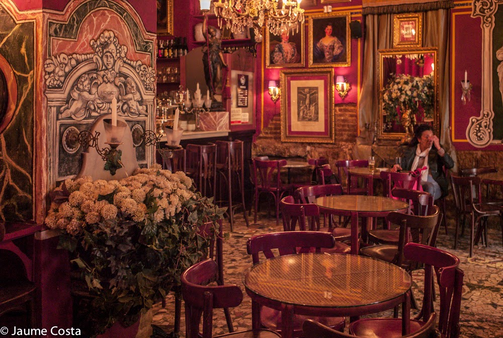 PARAULES ABSENTS Café de las horas.