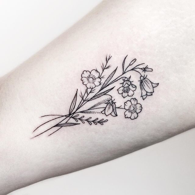 Mini tatuagens de flores para as mulheres Mini tatuagens de flores para as mulheres