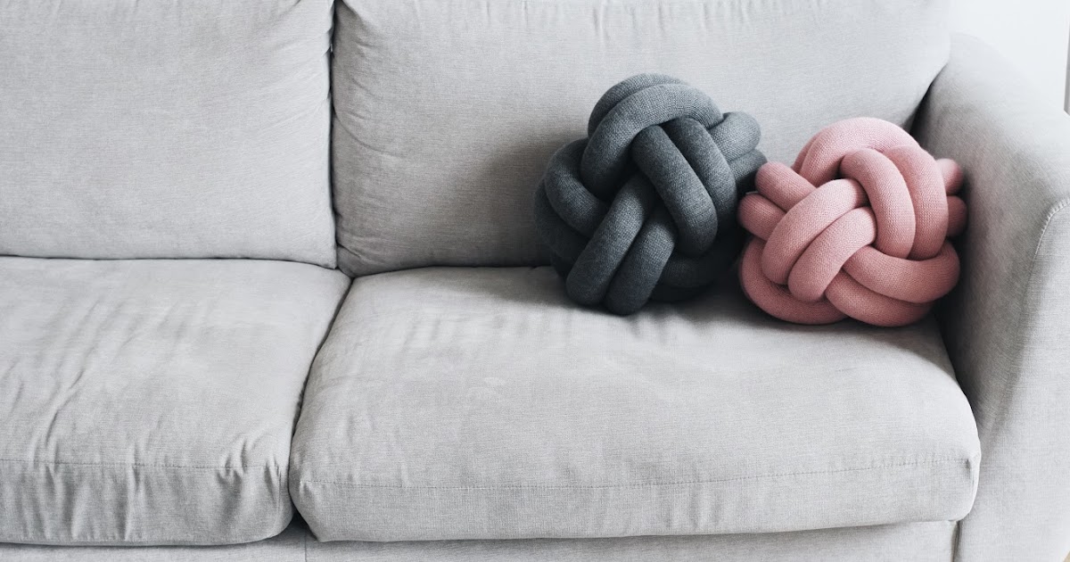 Do it yourself ideas and projects Must Try This DIY Knot Pillow!