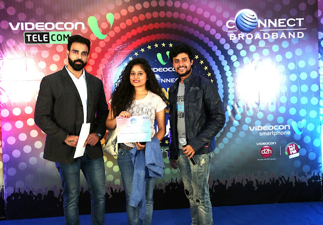 Winner of 'Videocon Connect Young Manch 4' getting felicitated at NCM-min