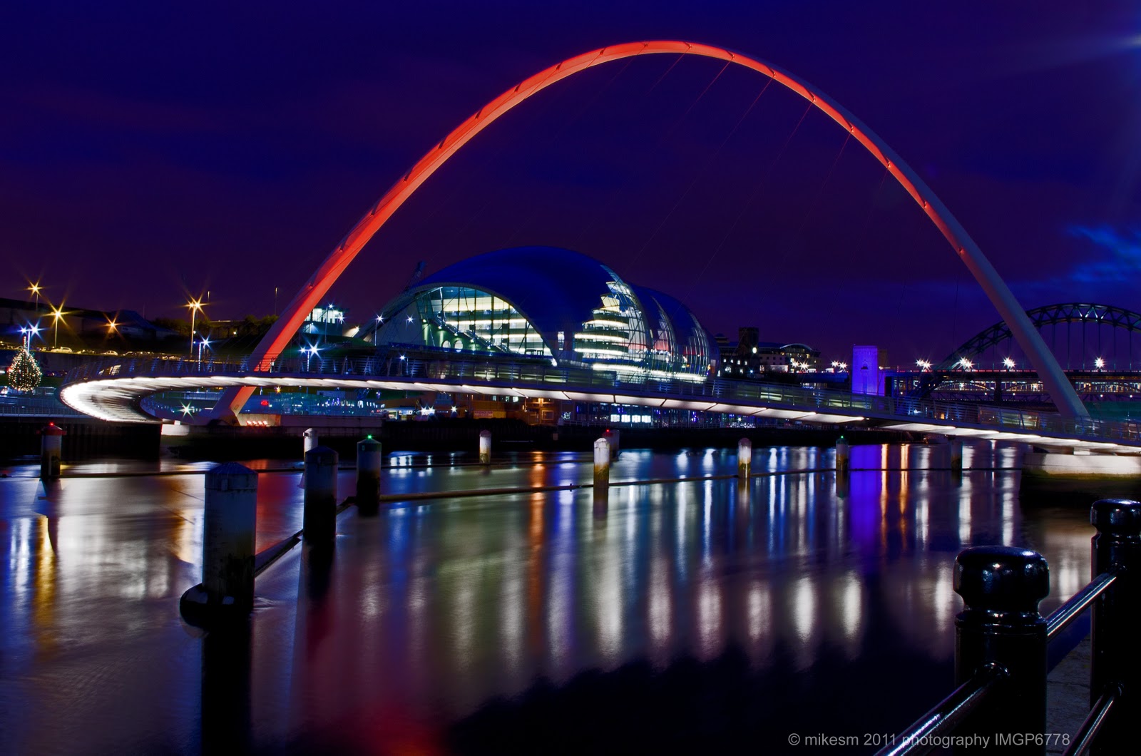 My Photo Blog: Gateshead Millennium Bridge - Newcastle upon Tyne