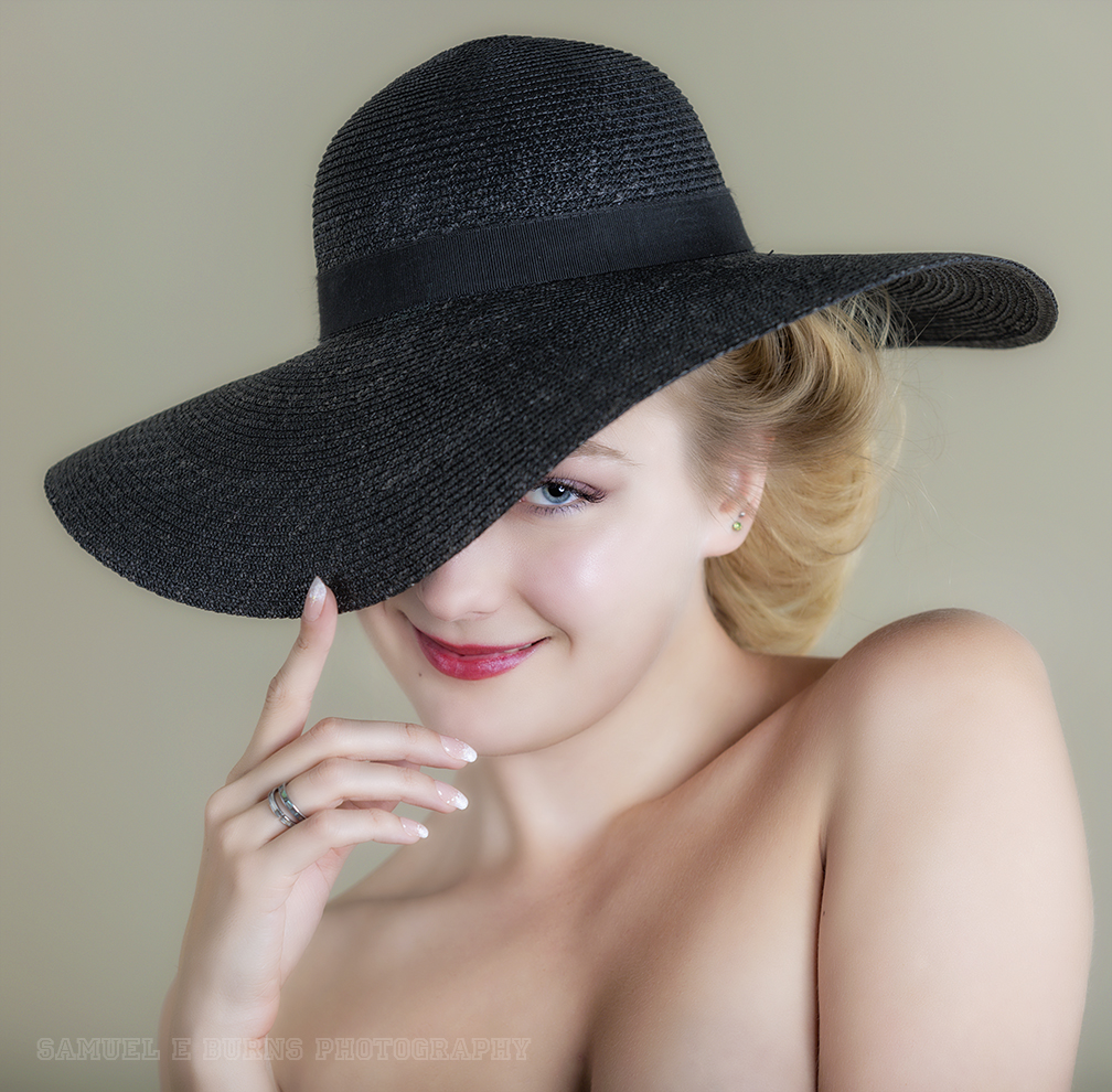 Model: Nadia Ruslanova.