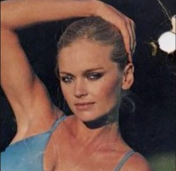 Pictures of Beautiful Women: The Beauty of Retrospect: Kathy Davis