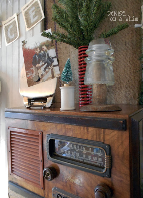 Vintage Radio and Spools in a Christmas Vignette via http://deniseonawhim.blogspot.com