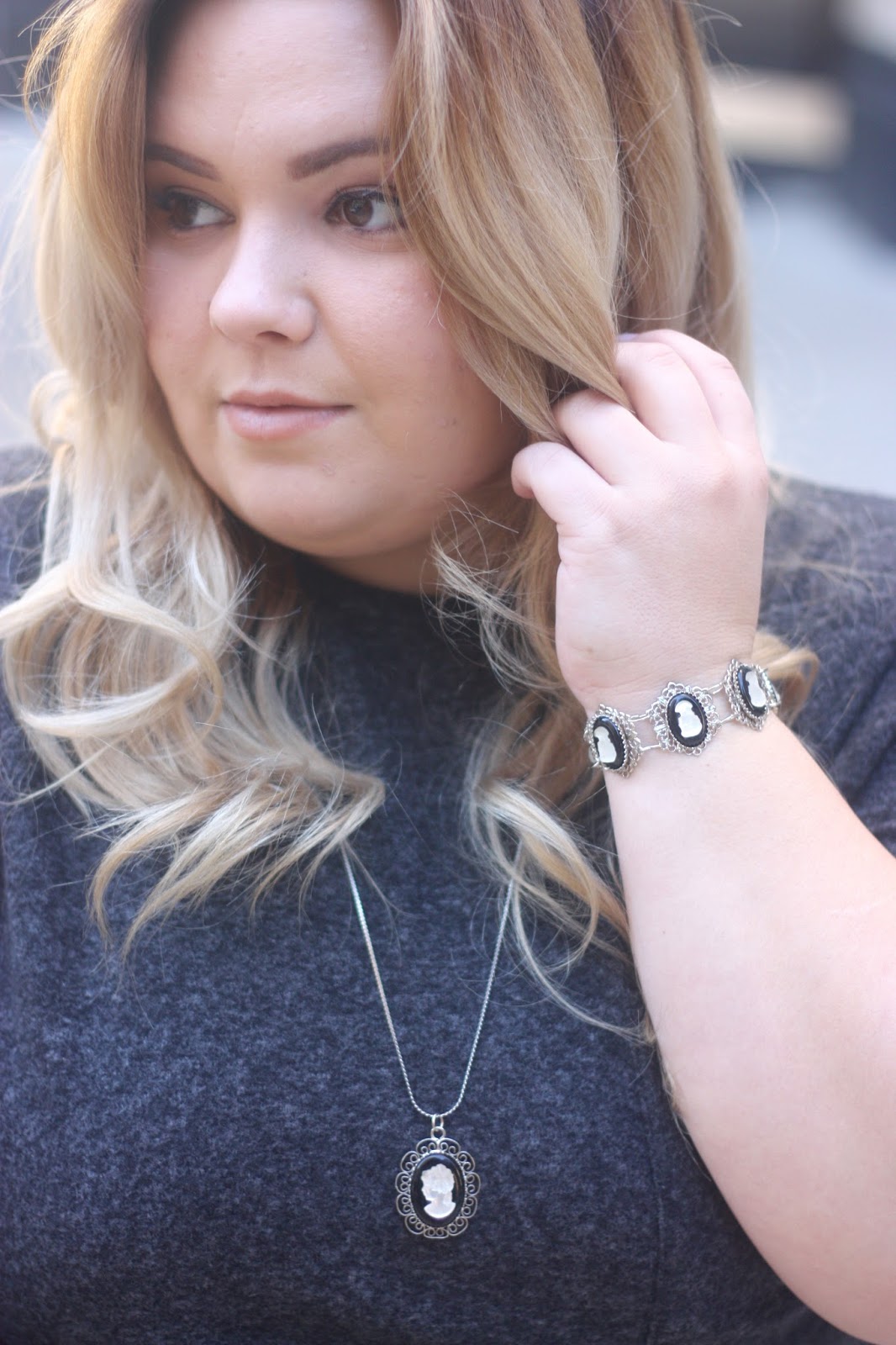 natalie craig, natalie in the city, vintage meet modern, plus size fashion blogger, vintage jewelery, chicago blogger, midwest blogger, lifestyle blogger, fall accessories, fall fashion